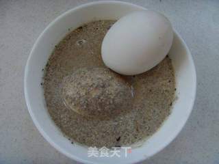 晶莹剔透---自制变蛋的做法步骤:3