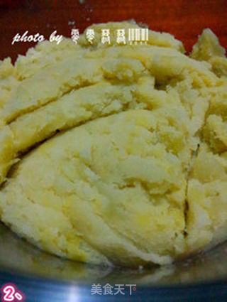 土豆红糖饼的做法步骤:2