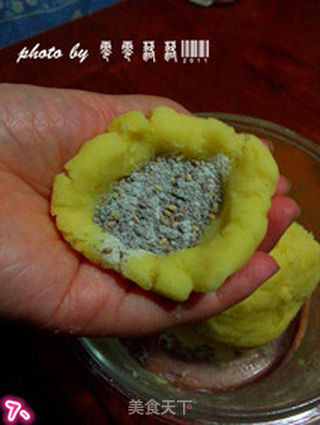 土豆红糖饼的做法步骤:7