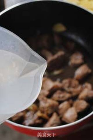 土豆炖牛肉的做法步骤:7
