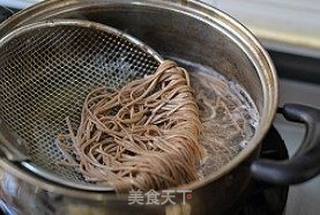 多味儿沙拉凉面的做法步骤:16
