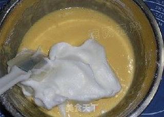 沙拉肉松蛋糕卷的做法步骤:7