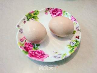 黑豆蛋酒汤的做法步骤:2