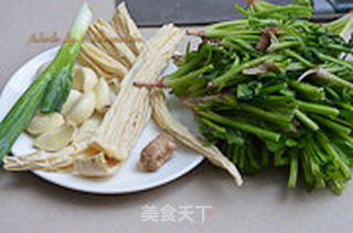 菠菜炒腐竹的做法步骤:3