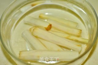 玉米山药牛骨汤的做法步骤:2