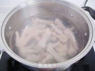 凉拌凤爪的做法步骤:3