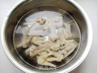 凉拌凤爪的做法步骤:6