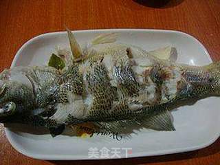 清蒸最鲜美--------【清蒸鲈鱼】的做法步骤:6