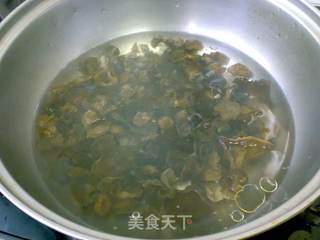 云耳沙拉的做法步骤:2