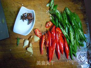 【双椒炒鸭肠】--沙拉也可以炒菜的做法步骤:3