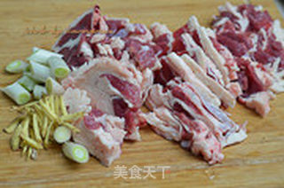 粉蒸牛肉的做法步骤:2