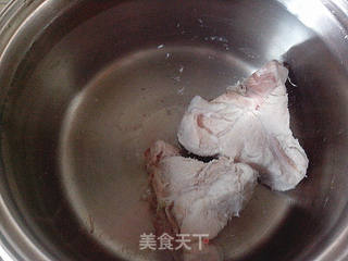 莲藕花生煲凤爪汤的做法步骤:4
