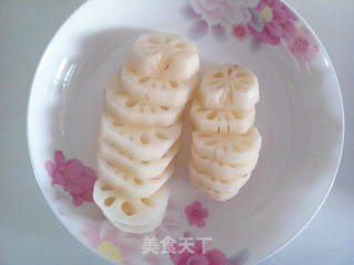 莲藕花生煲凤爪汤的做法步骤:5