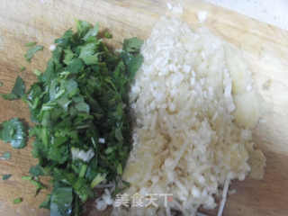 金针菇馄饨的做法步骤：2