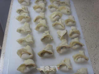 金针菇馄饨的做法步骤：4