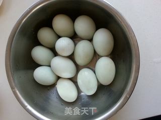 腌制咸鸭蛋的做法步骤：1