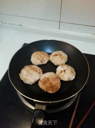 剩米饭肉松饼的做法步骤:4
