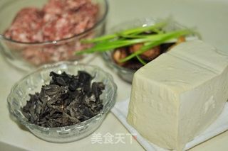 烩豆腐丸子的做法步骤：1