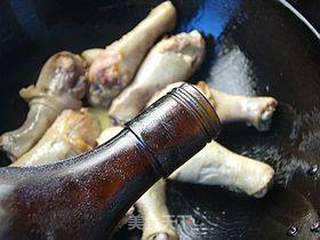 小芋儿炖琵琶腿的做法步骤:6
