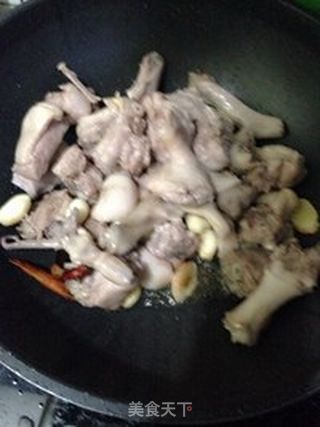 浓油赤酱滋阴大肉菜 【扁尖焖酱鸭】的做法步骤:7