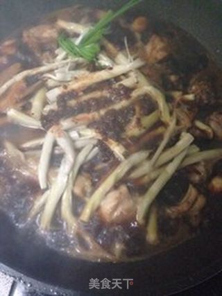 浓油赤酱滋阴大肉菜 【扁尖焖酱鸭】的做法步骤:12