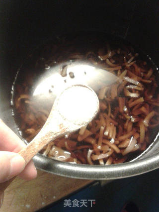 吉庆有余---肉皮冻的做法步骤:5