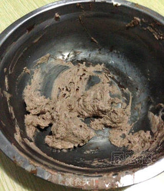 圣诞树桩蛋糕的做法步骤:11