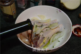 【迷迭香红酒烤鸡腿】的做法步骤:3