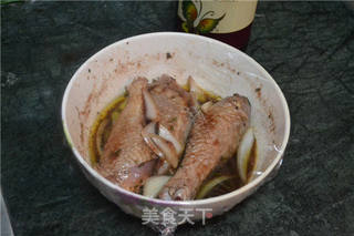 【迷迭香红酒烤鸡腿】的做法步骤:4