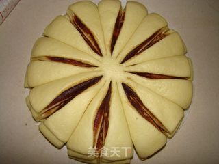 幸福象花儿一样----手撕花朵面包的做法步骤：9