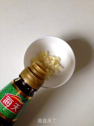 蒜蓉粉丝蒸扇贝的做法步骤:2