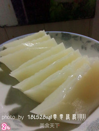 晶莹剔透肉皮冻的做法步骤:2