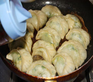 肉三鲜煎饺的做法步骤:16