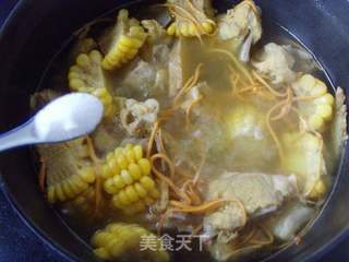 清甜滋补---虫草花煲猪骨的做法步骤:5
