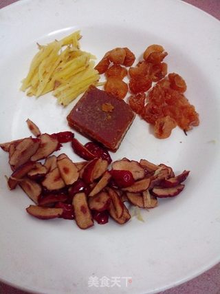【冬日暖呼呼】红枣桂圆姜茶的做法步骤:2