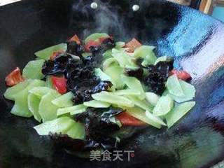 青笋炒紫山药的做法步骤:6