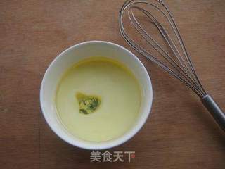 酸奶戚风蛋糕的做法步骤:2