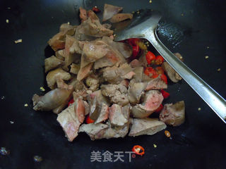 【香辣鸭肝】---补血明目的最佳菜肴的做法步骤:6