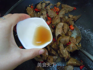 【香辣鸭肝】---补血明目的最佳菜肴的做法步骤:8