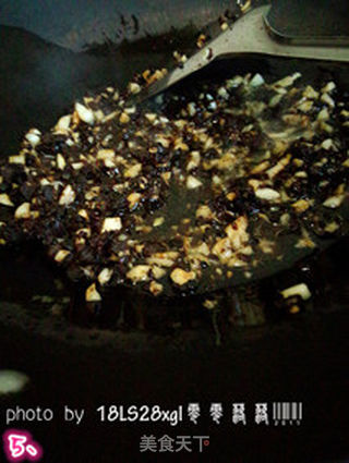 一看就会:蒜蓉豆豉辣酱的做法步骤:5