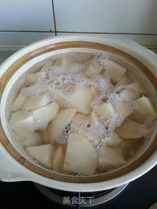 冰糖雪梨银耳羹的做法步骤:4