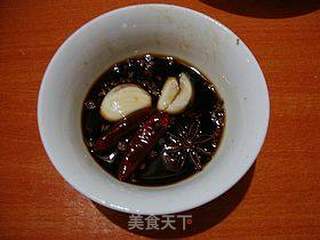 湖北名菜--------------【红烧武昌鱼】的做法步骤：2