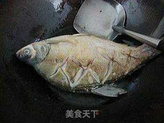 湖北名菜--------------【红烧武昌鱼】的做法步骤:4