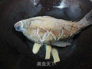 湖北名菜--------------【红烧武昌鱼】的做法步骤:5