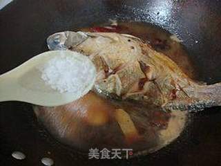 湖北名菜--------------【红烧武昌鱼】的做法步骤:7