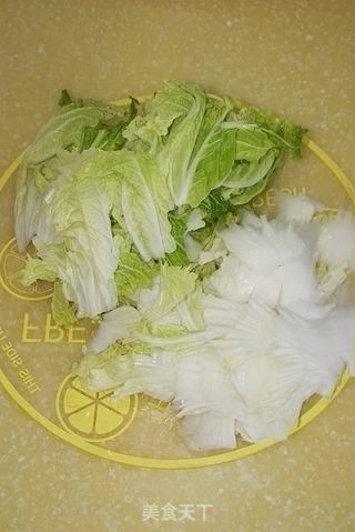 【炒大白菜】---考验厨师手艺高低的一道家常菜的做法步骤：4