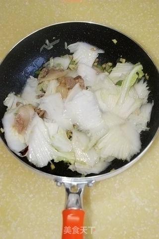 【炒大白菜】---考验厨师手艺高低的一道家常菜的做法步骤：7