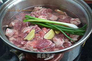 红烧牛肉面的做法步骤:2