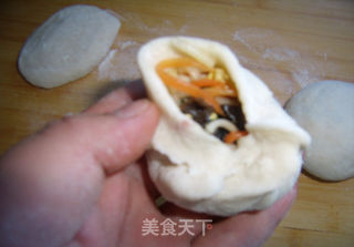 【素馅煎包】营养丰富的素馅煎包的做法步骤:13