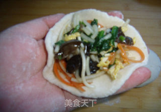 【素馅煎包】营养丰富的素馅煎包的做法步骤:12